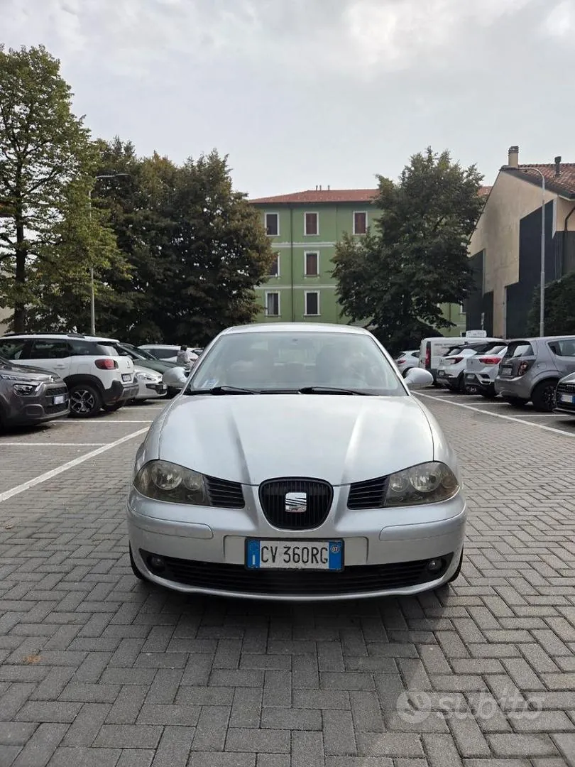 Seat Ibiza 2005 photo 2