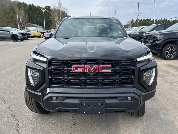GMC Canyon 2026 photo 2