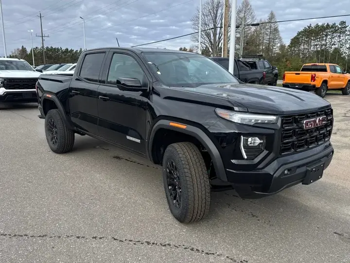 GMC Canyon 2026 photo 3