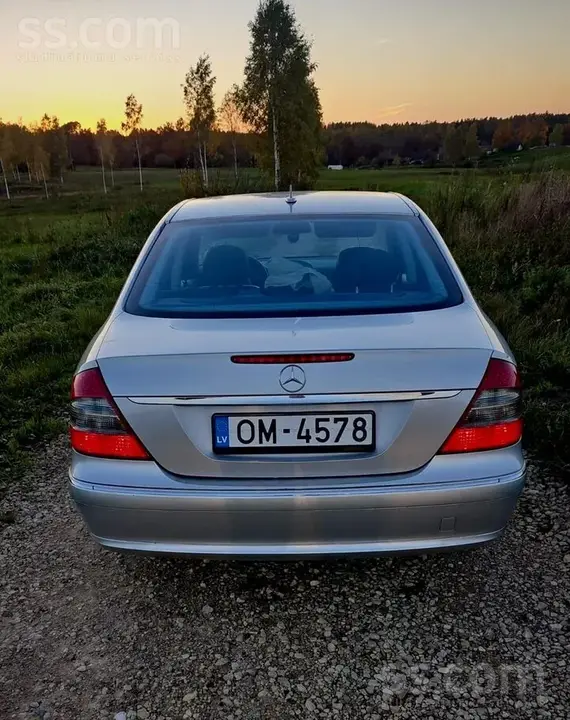 Mercedes-Benz E280 2006 photo 2