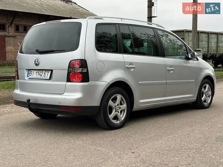 Volkswagen Touran 2006 photo 5