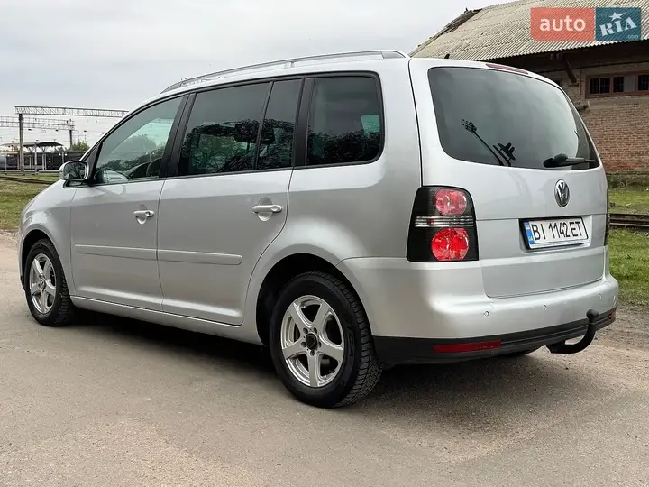 Volkswagen Touran 2006 photo 4