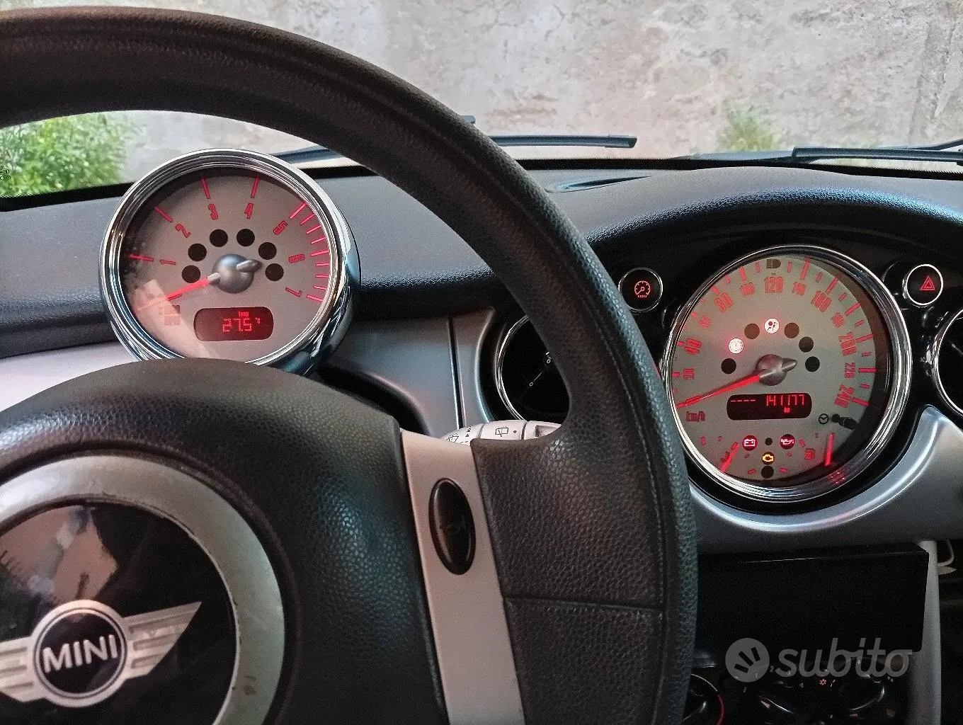 Mini One 2004 photo 4