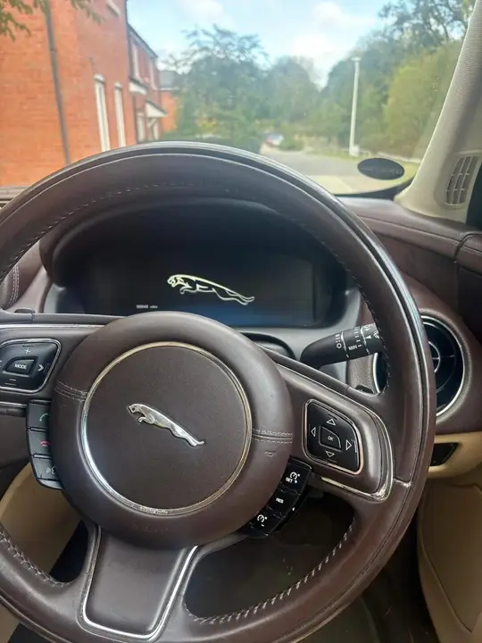 Jaguar Xj 2011 photo 2