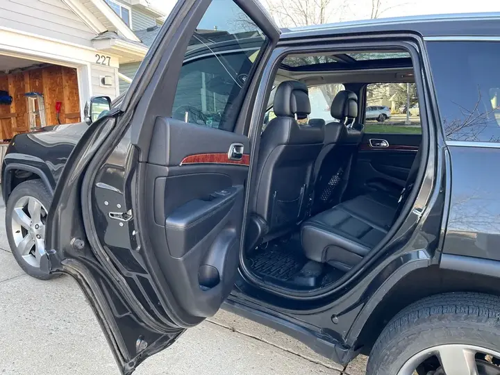 Jeep Grand Cherokee 2011 photo 3