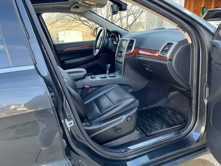 Jeep Grand Cherokee 2011 photo 5