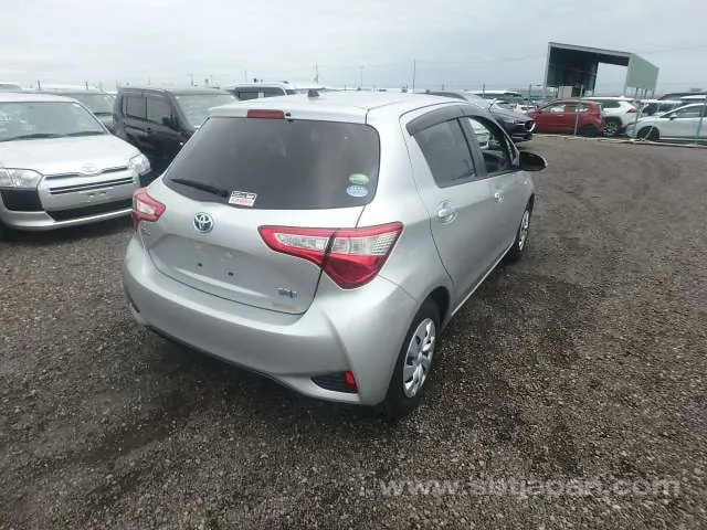 Toyota Vitz 2019 photo 4