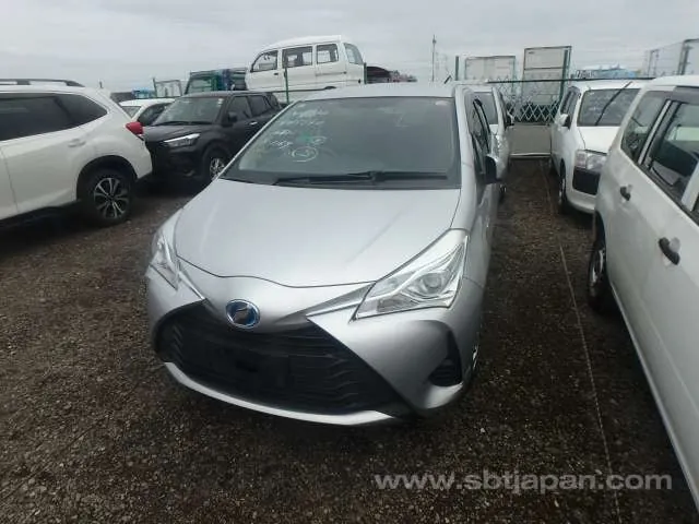 Toyota Vitz 2019 photo 2
