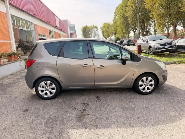 Opel Meriva 2011 photo 2