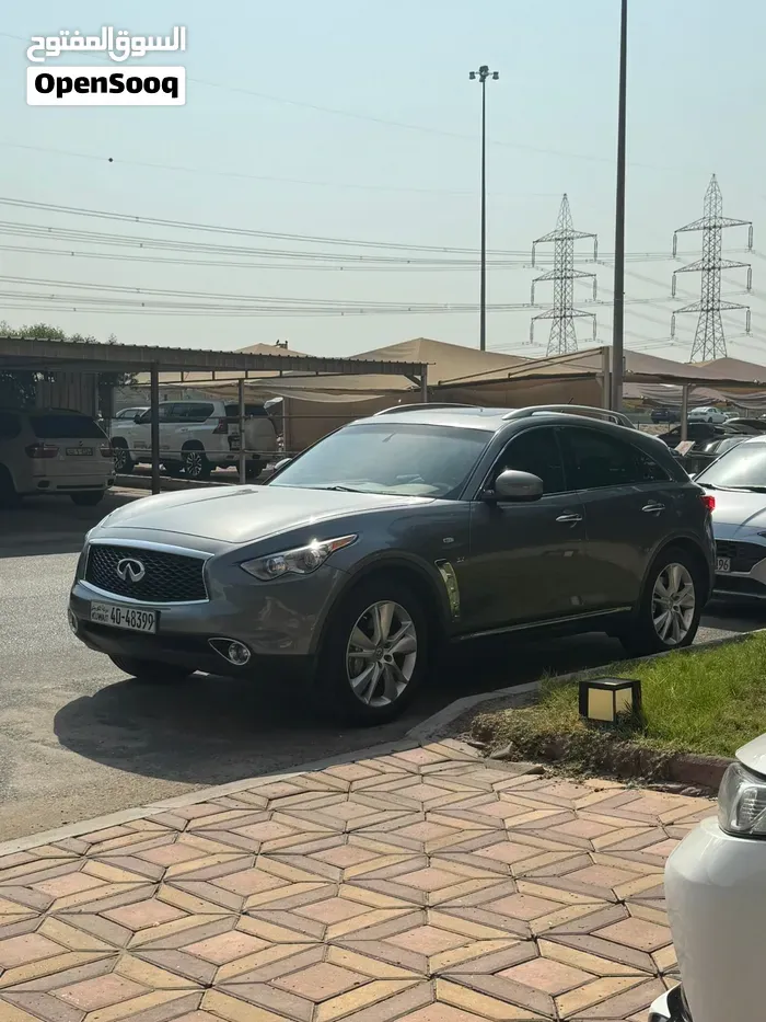 Infiniti Q70 2017 photo 3