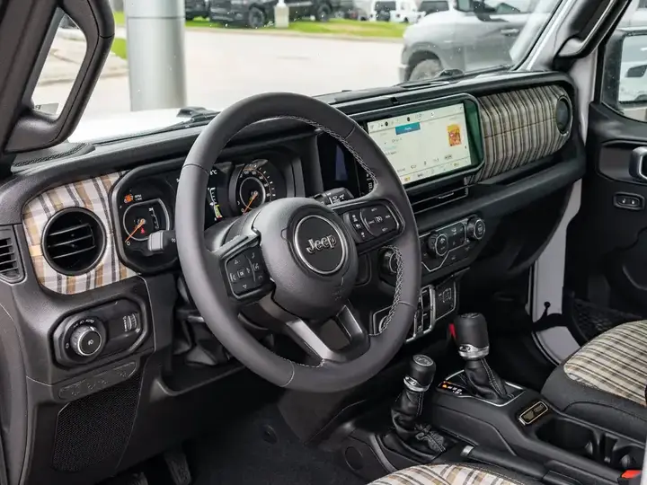 Jeep Wrangler 2026 photo 3