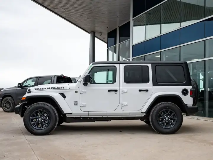 Jeep Wrangler 2026 photo 5