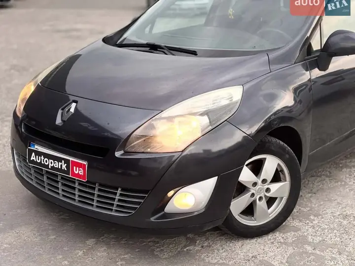 Renault Grand Scenic 2011 photo 3