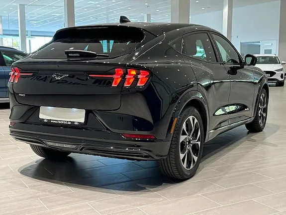 Ford Mustang Mach-E 2022 photo 3