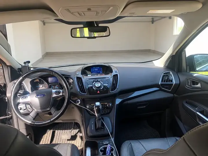 Ford Kuga 2014 photo 3