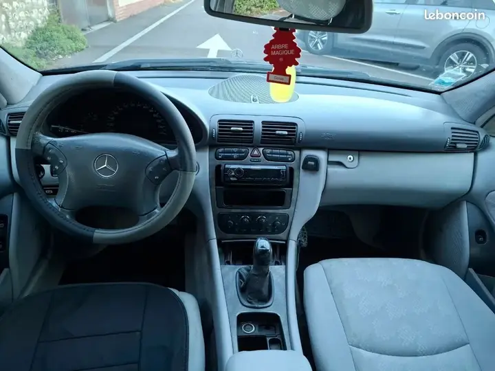 Mercedes-Benz C-Class 2003 photo 3