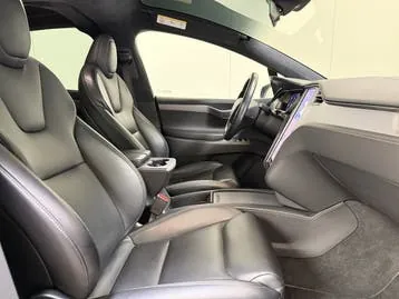 Tesla Model X 2020 photo 2