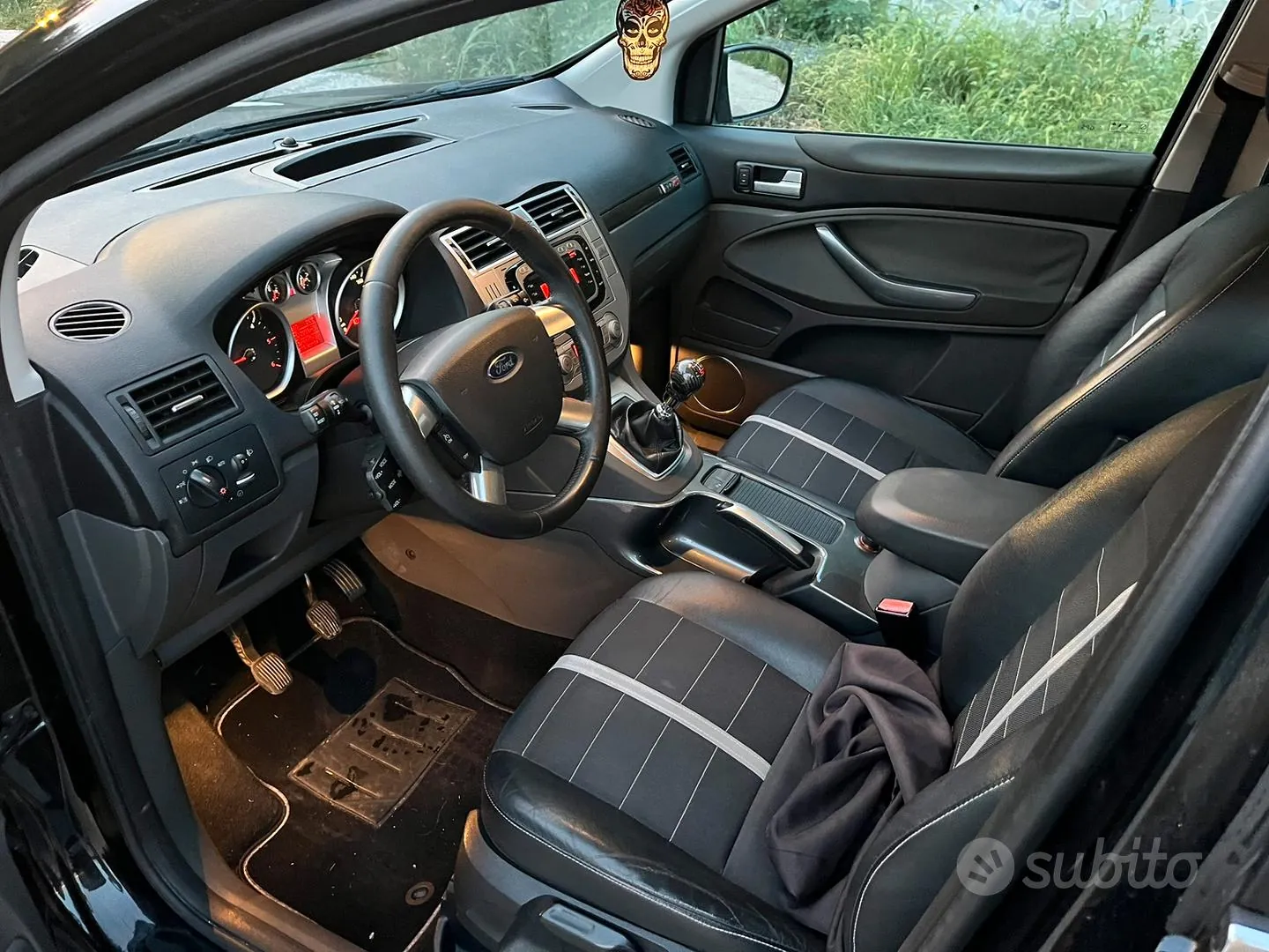 Ford Kuga 2010 photo 5