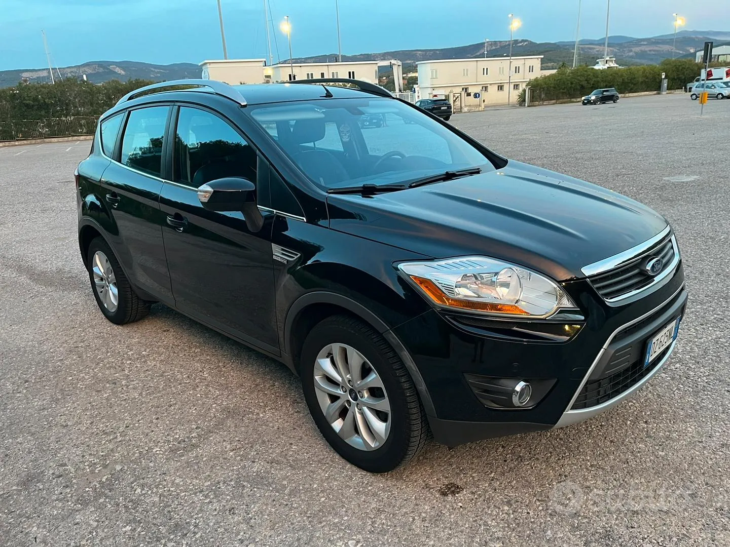 Ford Kuga 2010 photo 2