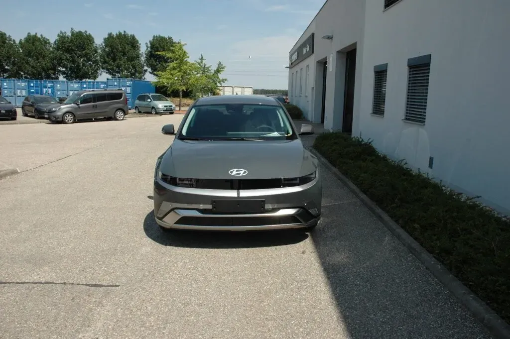 Hyundai Ioniq 5 photo 3