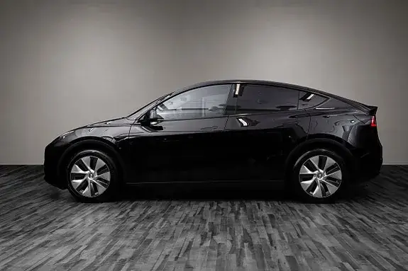 Tesla Model Y 2023 photo 2