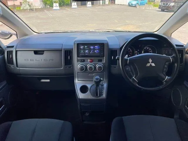 Mitsubishi Delica D:5 2012 photo 3