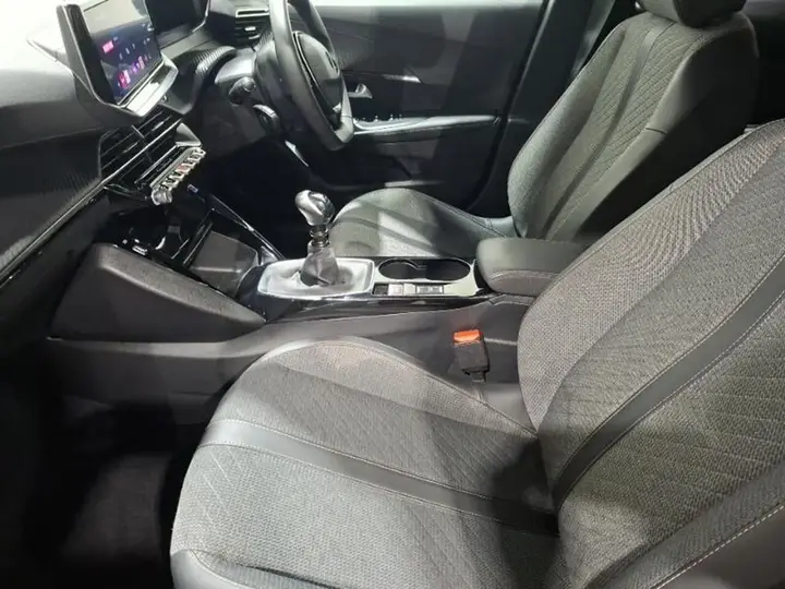 Peugeot 2008 2023 photo 5