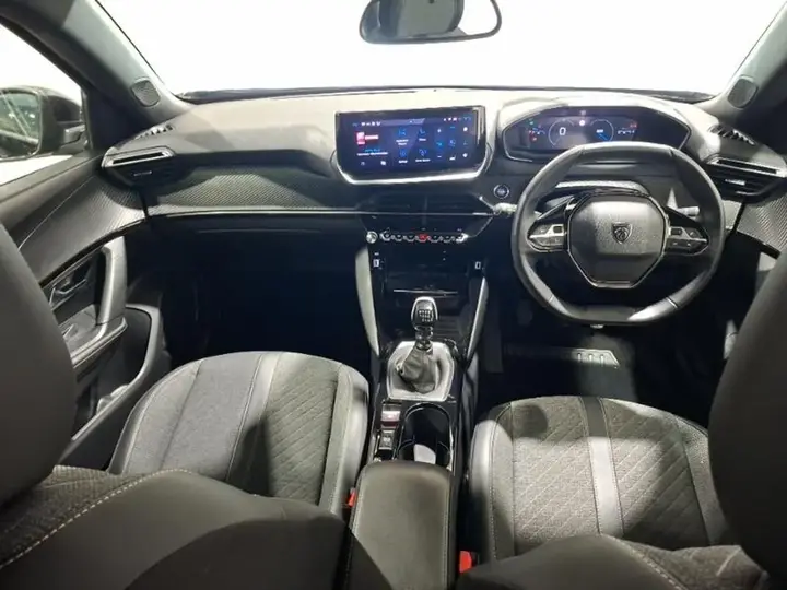 Peugeot 2008 2023 photo 3