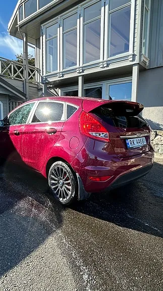 Ford Fiesta 2011 photo 4