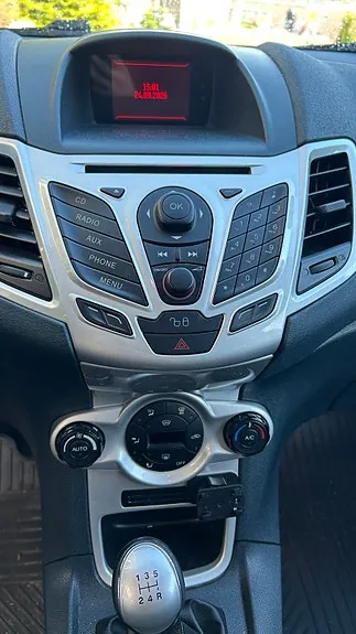 Ford Fiesta 2011 photo 5