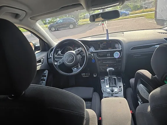 Audi A4 2015 photo 4