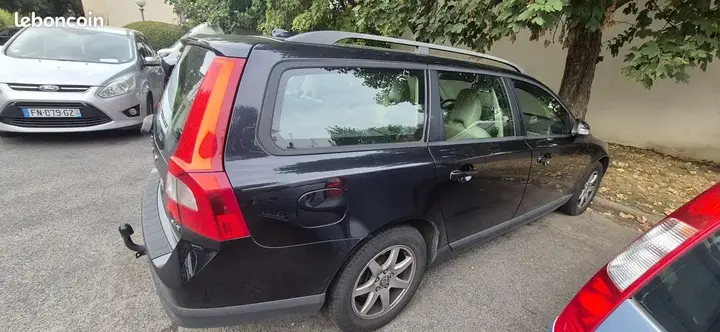 Volvo V70 2009 photo 2