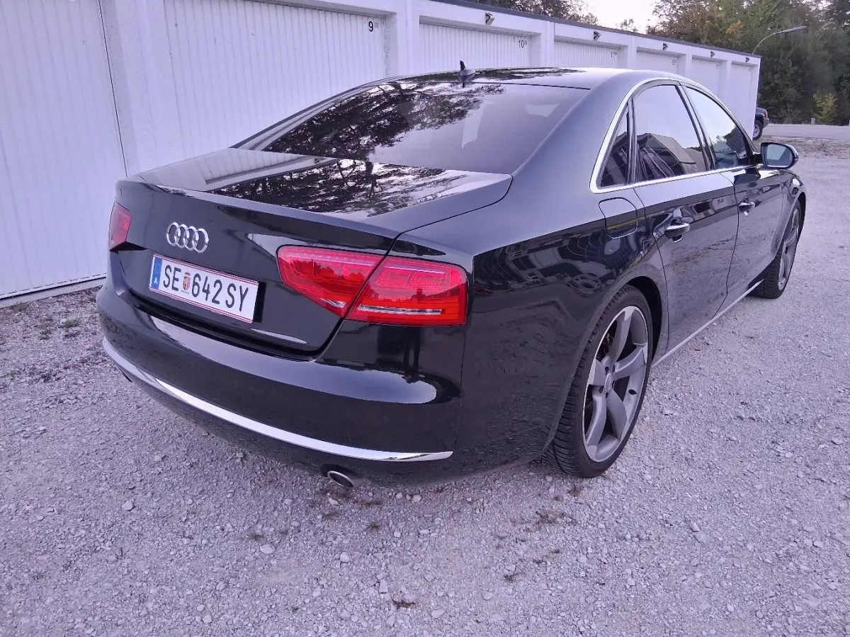 Audi A8 2011 photo 3