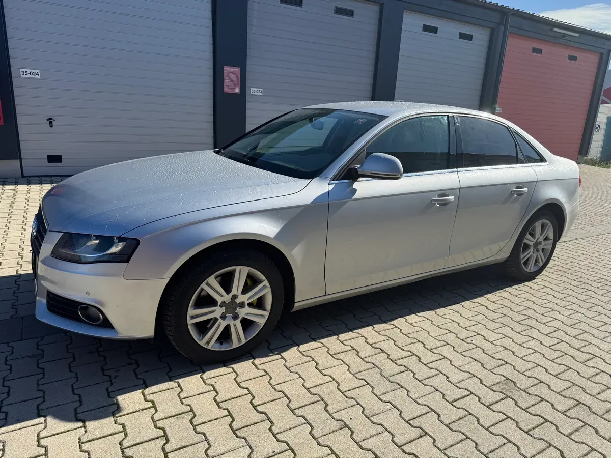 Audi A4 2008 photo 2