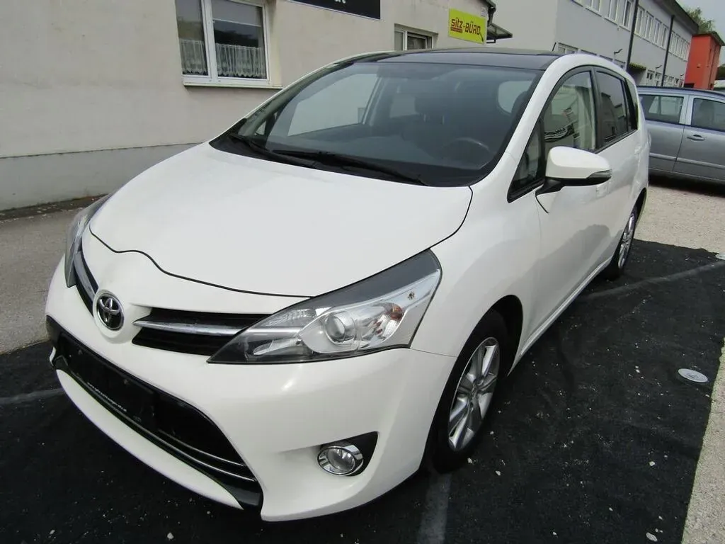 Toyota Verso Active 2014 photo 3