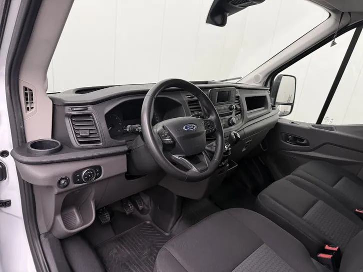 Ford Transit 2023 photo 3