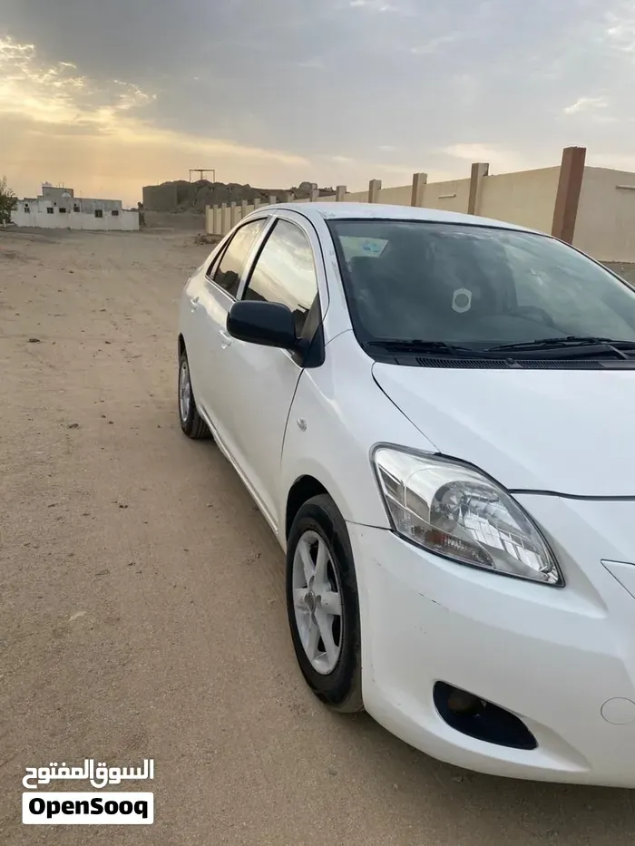 Toyota Yaris 2010 photo 3