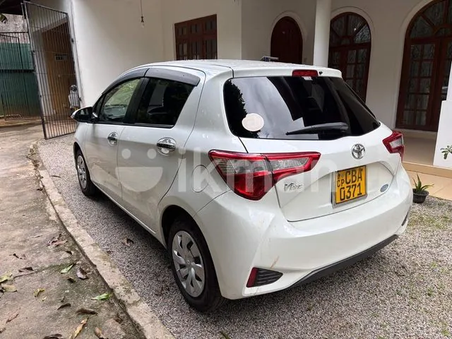 Toyota Vitz 2018 photo 2