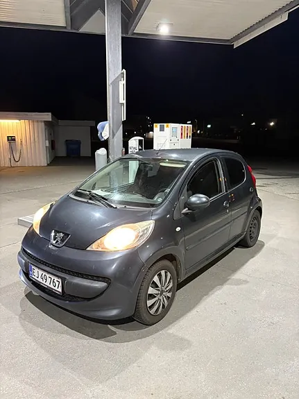 Peugeot 107 2008 photo 2