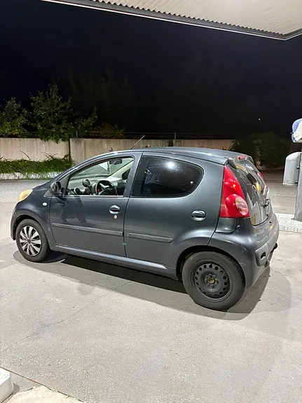 Peugeot 107 2008 photo 3