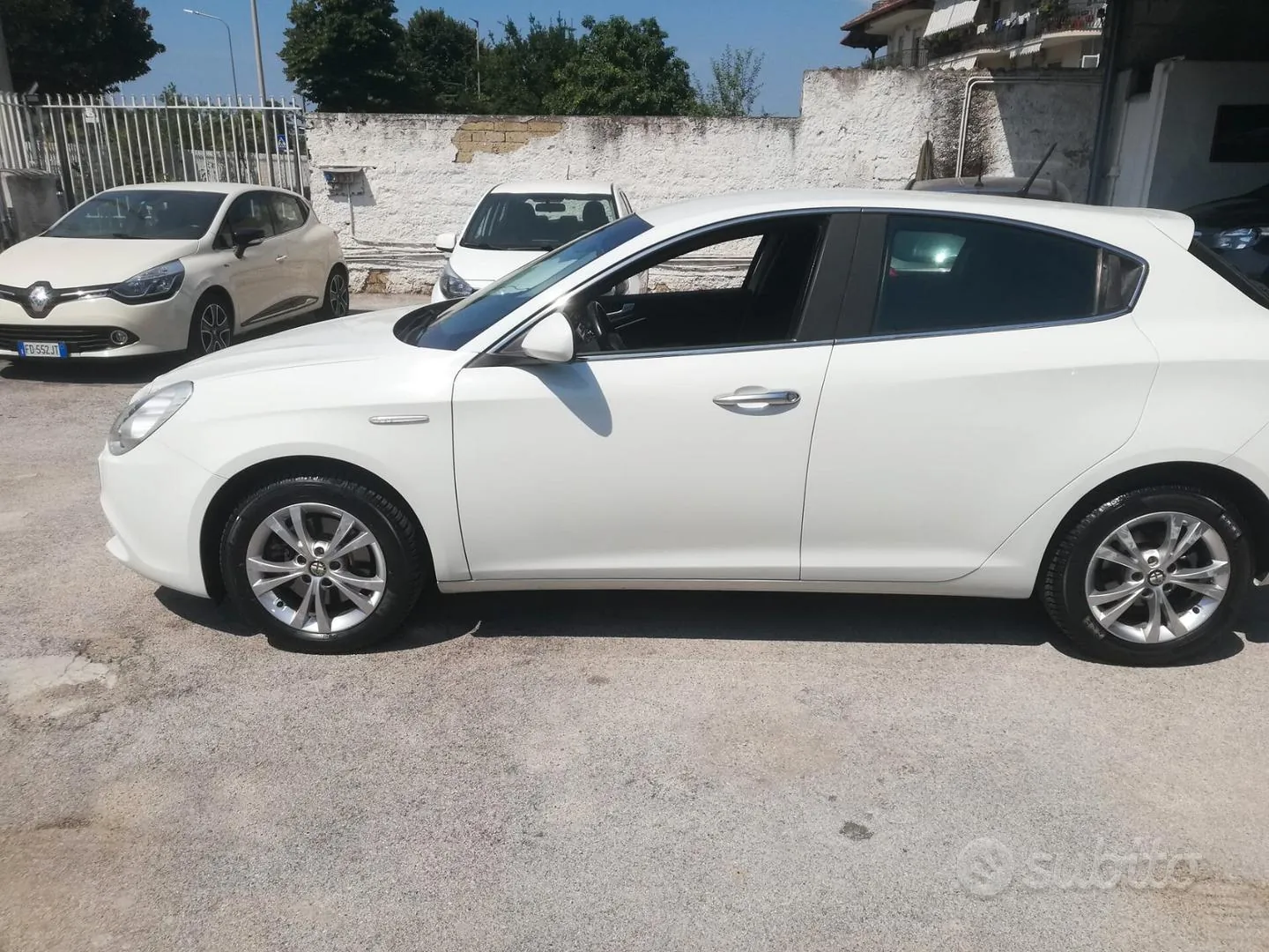Alfa Romeo Giulietta 2011 photo 2