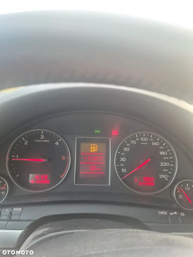 Audi A4 Avant 2001 photo 2