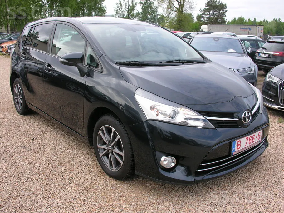 Toyota Verso 2014 photo 2