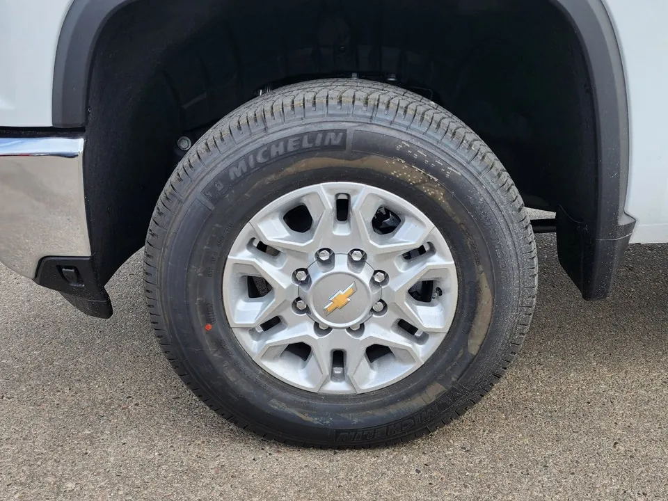 Chevrolet Silverado 3500Hd 2026 photo 4