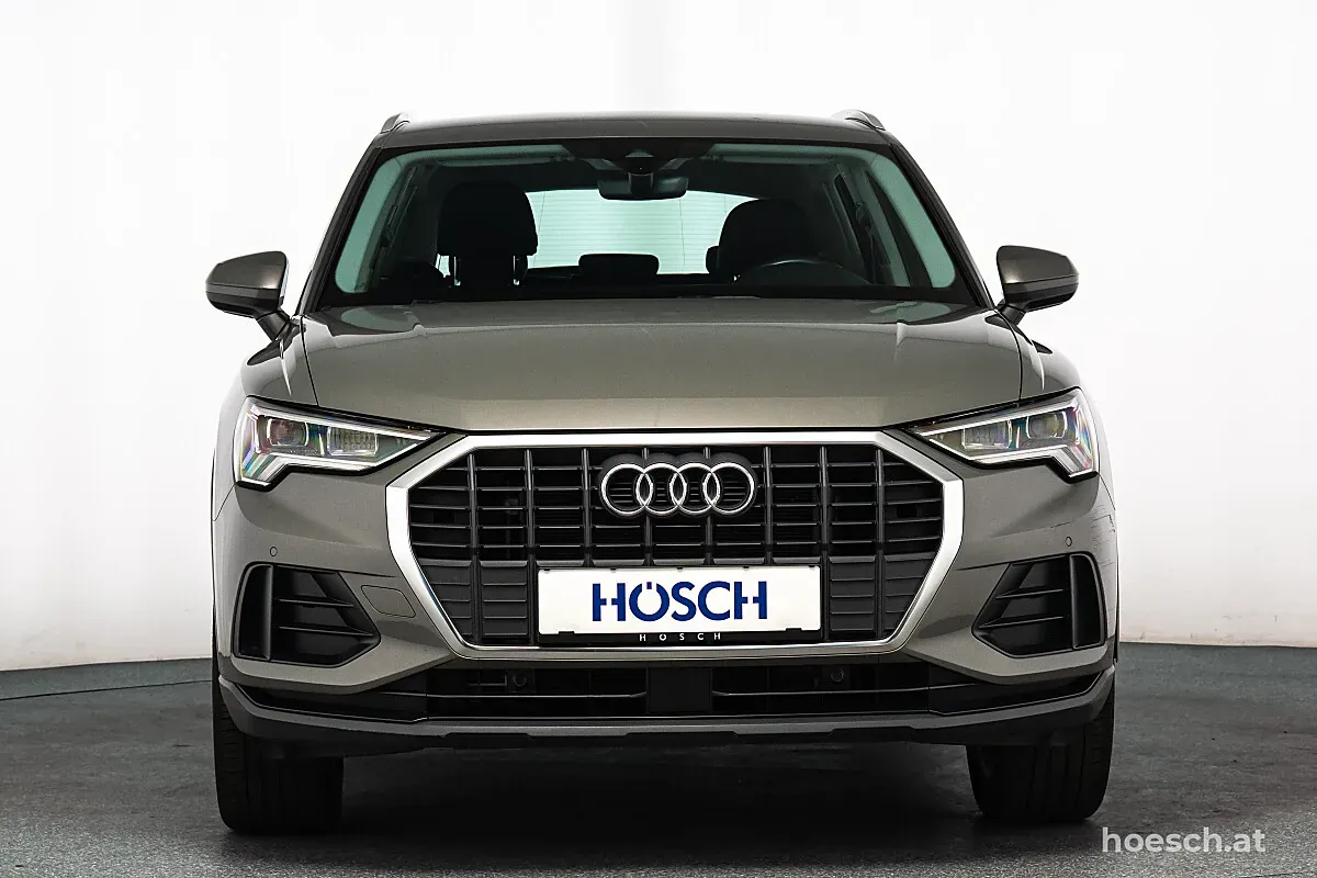Audi Q3 2023 photo 2