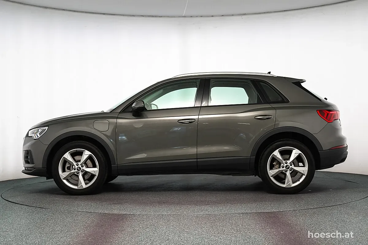 Audi Q3 2023 photo 3