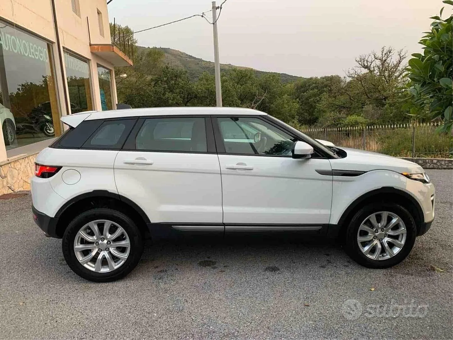 Land Rover Range Rover Evoque 2019 photo 5