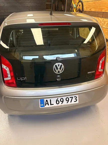 Volkswagen Up 2014 photo 2