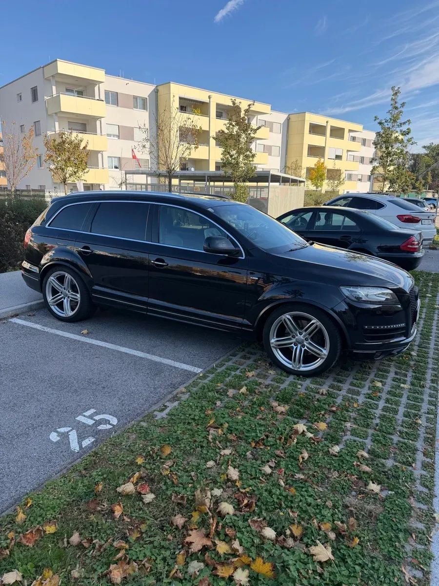 Audi Q7 2010 photo 3