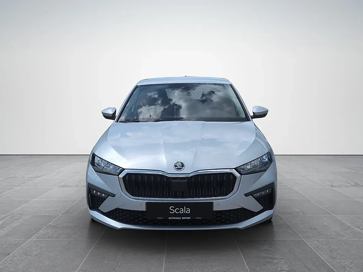 Skoda Scala 2025 photo 2